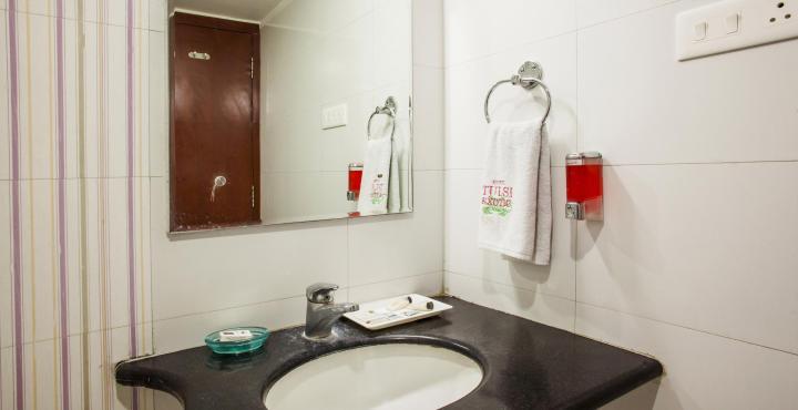 Hotel Tulsi Exotic Бопал Екстериор снимка