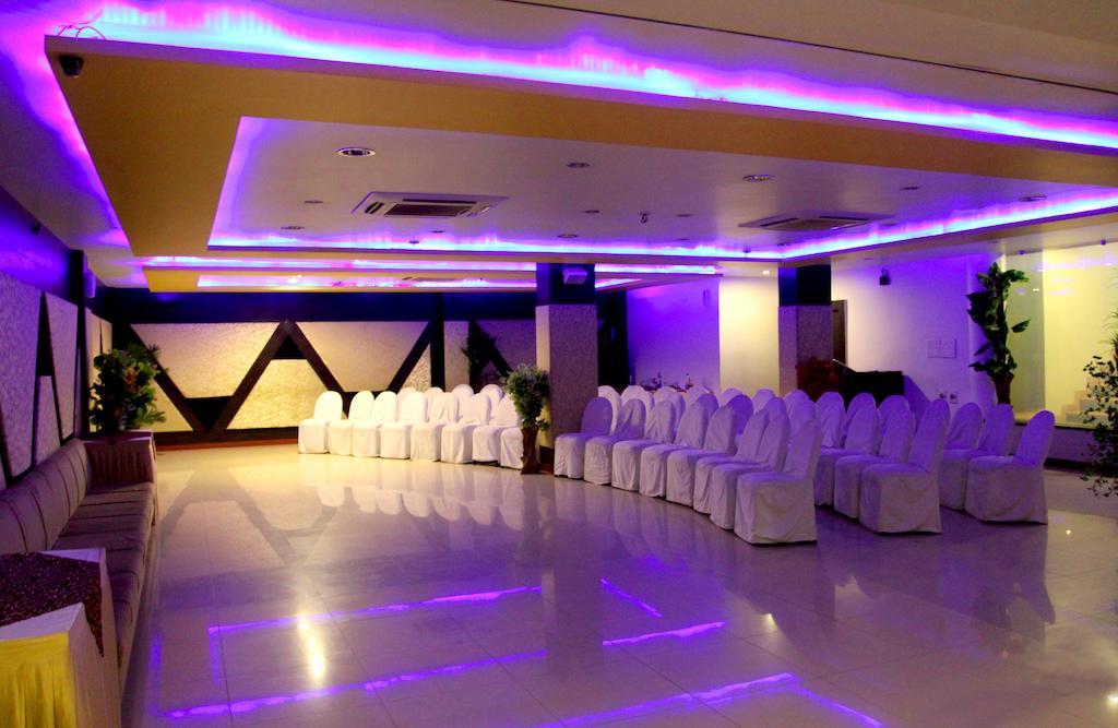 Hotel Tulsi Exotic Бопал Екстериор снимка